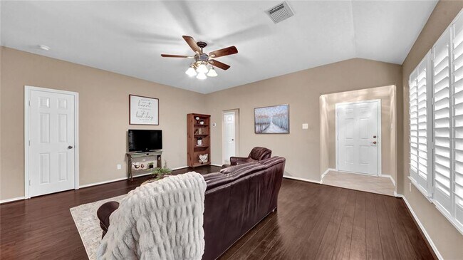Building Photo - 2411 Colonial Springs Ln