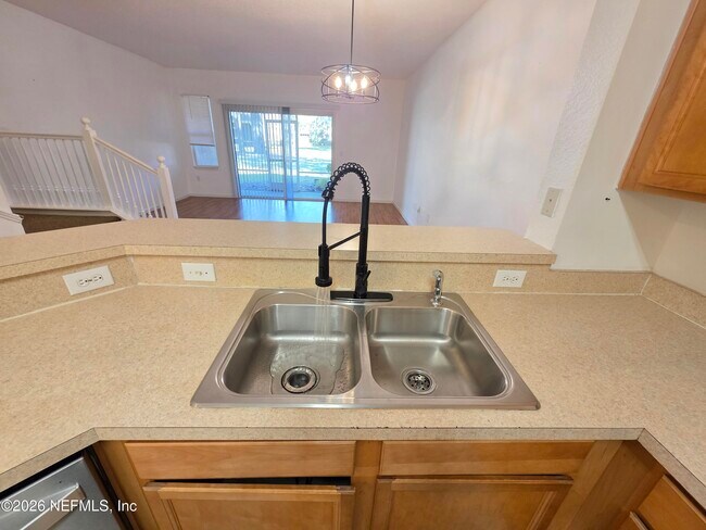 Building Photo - 5663 Greenland Rd