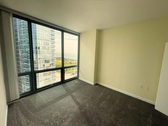 Building Photo - 1235 S Prairie Ave