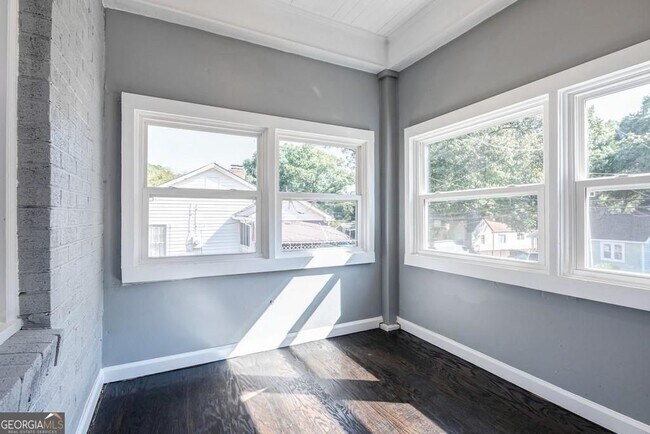 Building Photo - 120 Burbank Dr NW