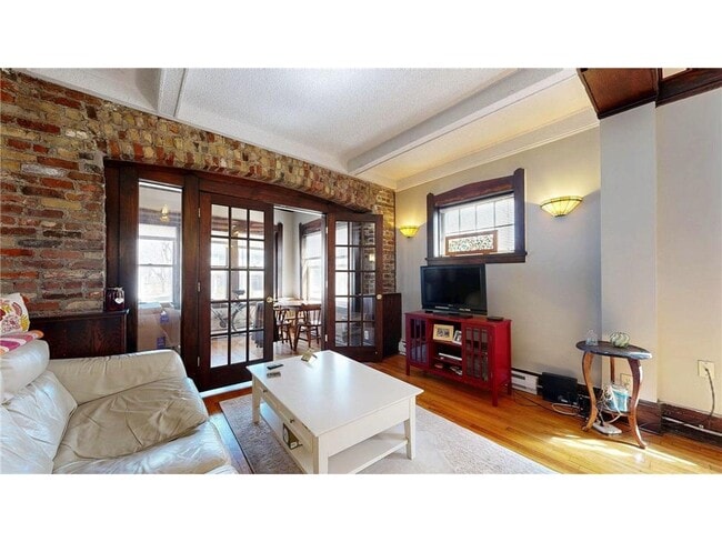 Building Photo - 604 Holly Ave