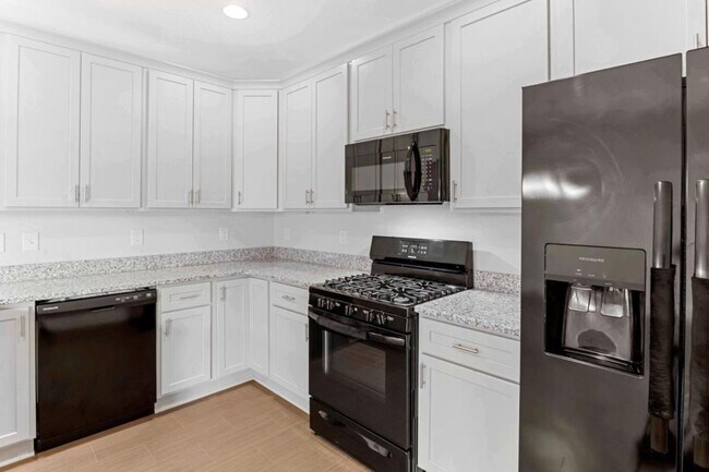 Building Photo - 2319 Davenport Ct