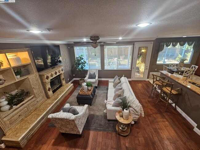 Building Photo - 1428 Legend Ln