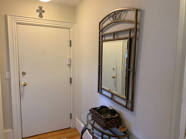 Building Photo - 29 Bowdoin St