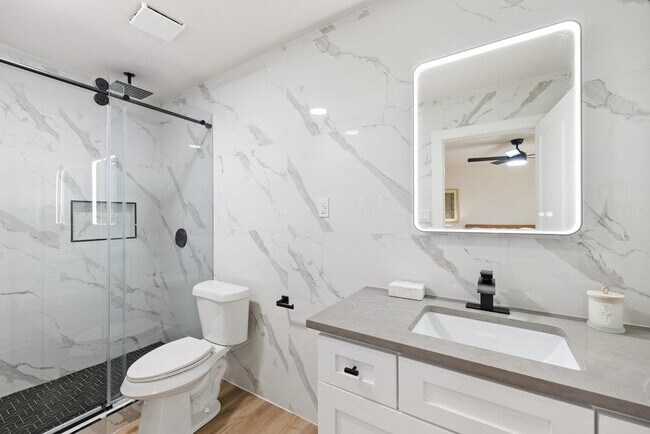 Building Photo - 6106 Bridlington Cir