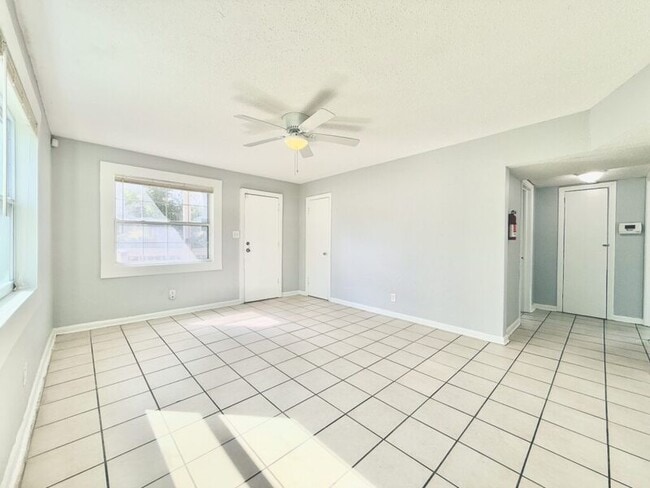 Building Photo - 1138 30th St S