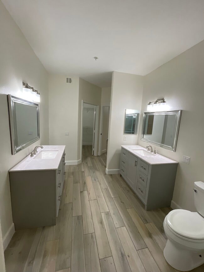 Building Photo - 15050 N Thompson Peak Pkwy