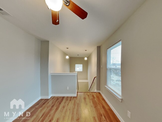 Building Photo - 712 Perry Ave