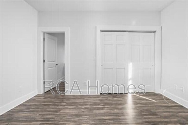 Building Photo - 1112 Pleasant St