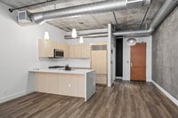 Building Photo - $3,895 - 1 Bed + Den / 1.5 Bath Condo at Parkloft Residence in Downtown San Diego