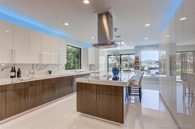 Building Photo - 750 Marine Dr