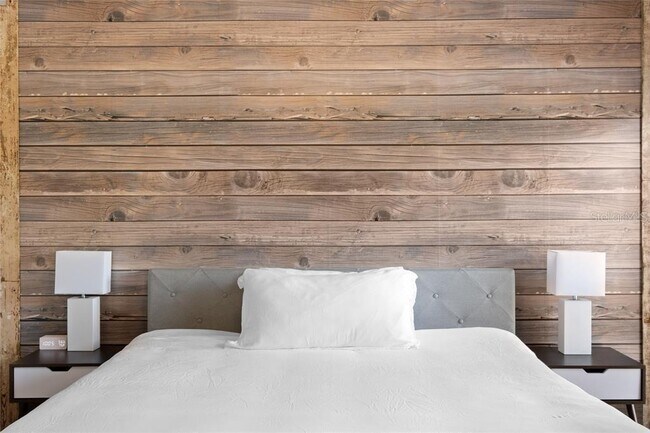 Building Photo - 1914 E 4th Ave