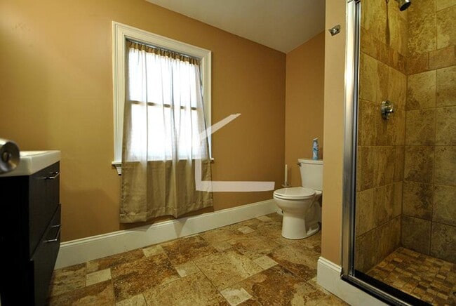 Building Photo - Must-see 5-bed,2-bath Apartment in Brighton