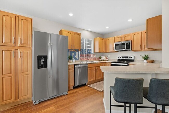 Building Photo - 2175 Coach House Loop