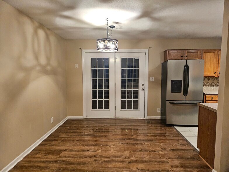 Building Photo - 3757 Naples Ct N
