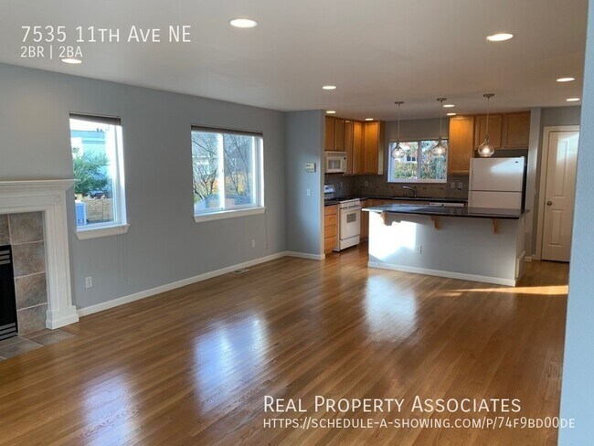 Building Photo - Maple Leaf Townhouse Available