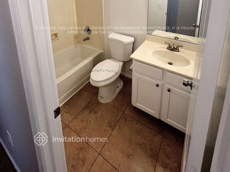 Building Photo - 8226 E Plata Ave