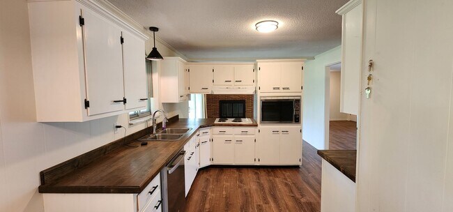 Building Photo - 6836 Bacon Ln