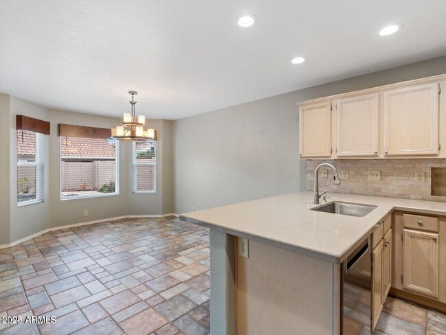 Building Photo - 7705 W Tonto Dr