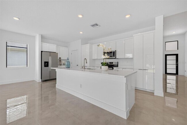 Building Photo - 6336 Chorus Dr