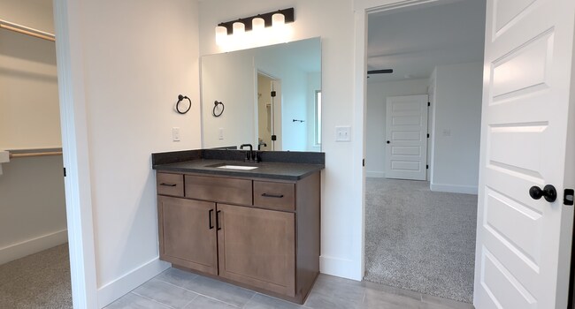 Building Photo - 3700 N Wiley Dr