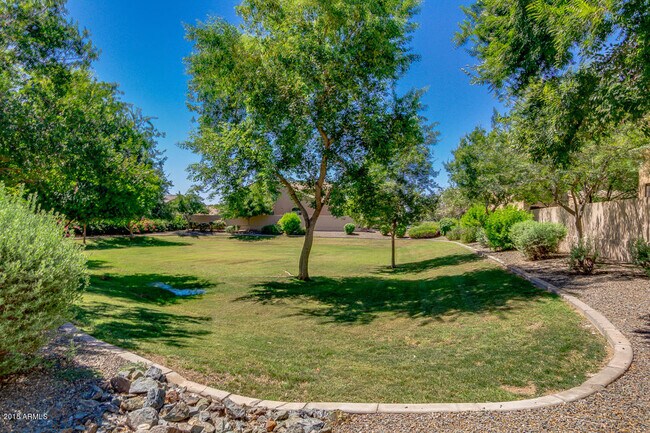 Building Photo - 7219 N 73rd Dr