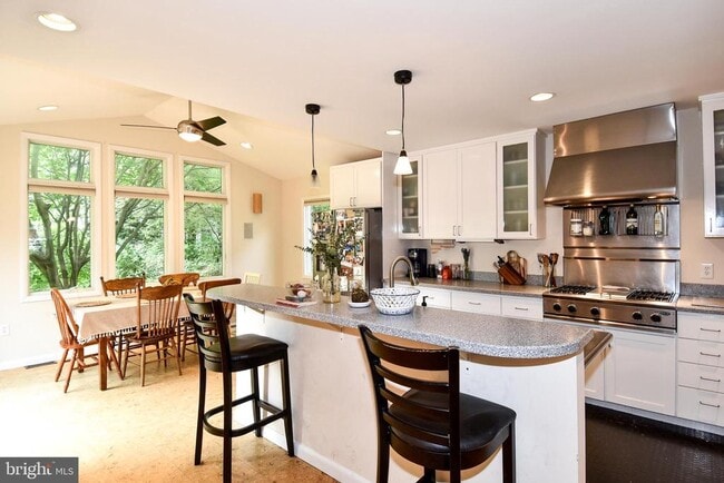 Building Photo - 6246 22nd Rd N