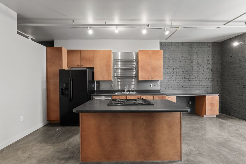 Building Photo - 1006 Olive St