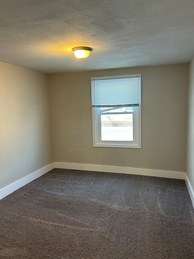 Building Photo - 401 Hannibal St