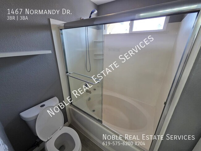 Building Photo - 1467 Normandy Dr