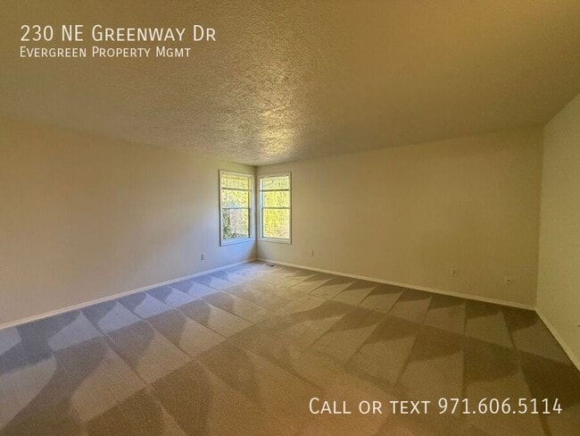 Building Photo - 230 NE Greenway Dr