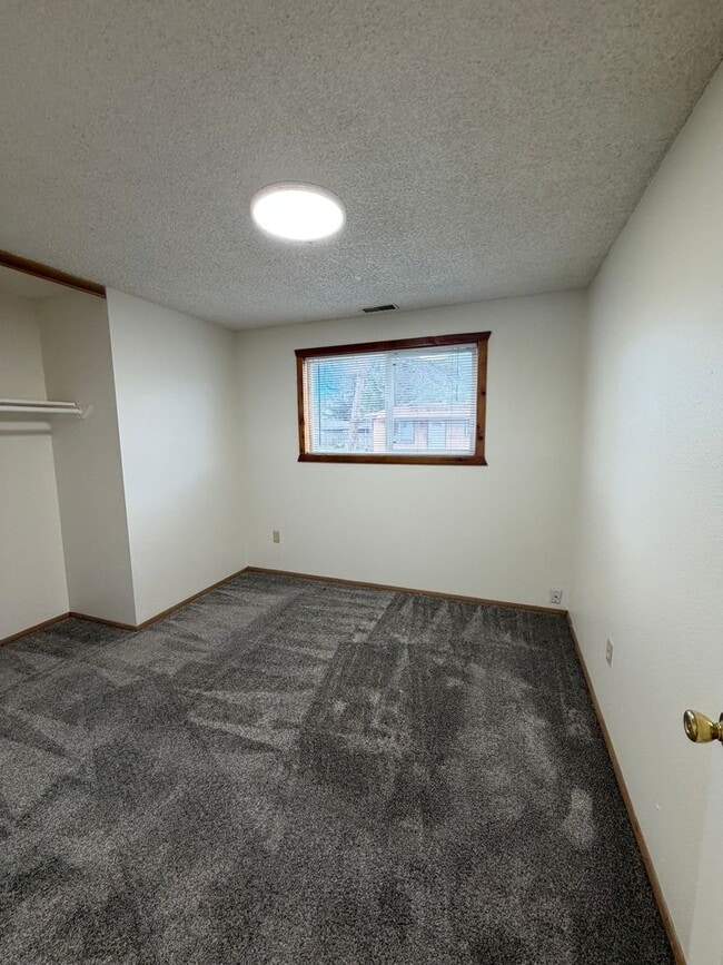 Building Photo - 3039-3041 Kane Street