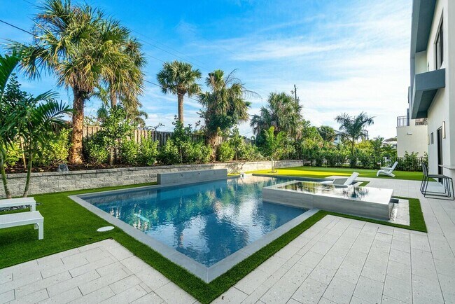 Building Photo - 13480 U.S. Rte 1