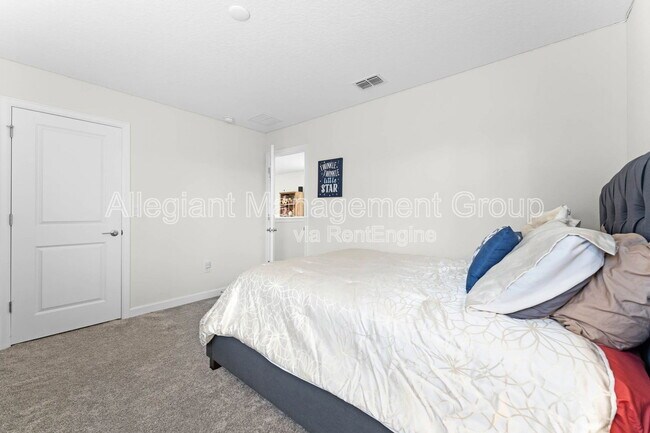 Building Photo - 12128 Illustration Dr