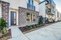 Building Photo - 1420 Navasota Trail