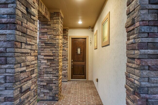 Building Photo - 127 Benjis Pl