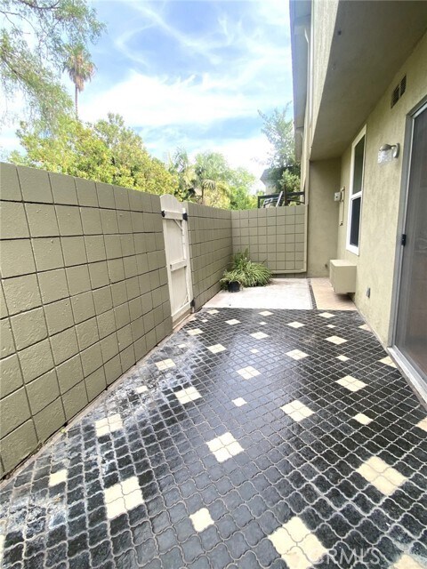 Building Photo - 1582 Mitchell Ave