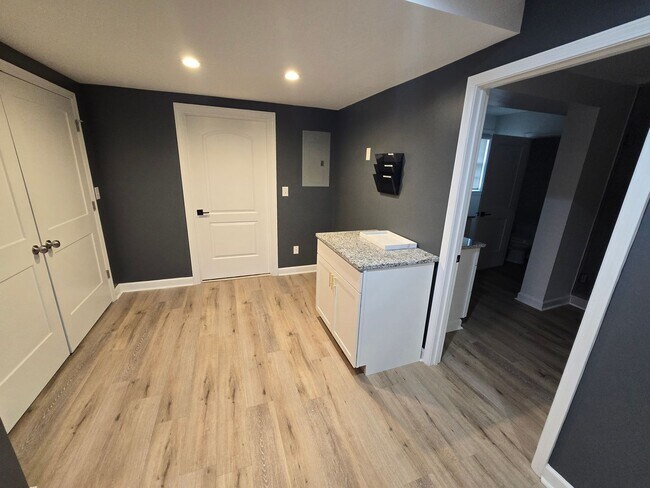 Building Photo - 2534 Forest Dr