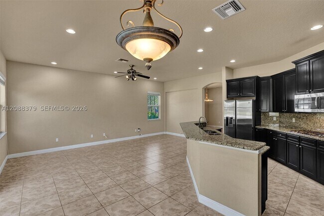 Building Photo - 10398 Waterside Ct