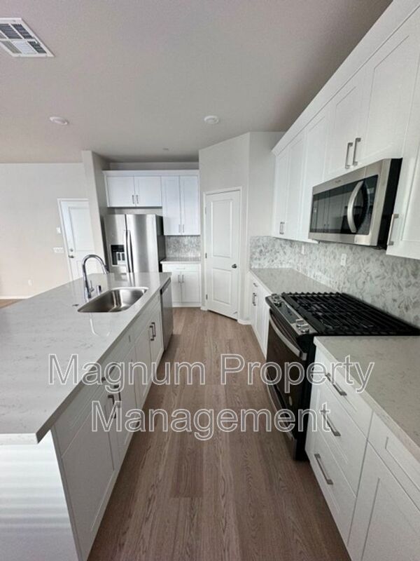 Building Photo - 36330 Albus Ave