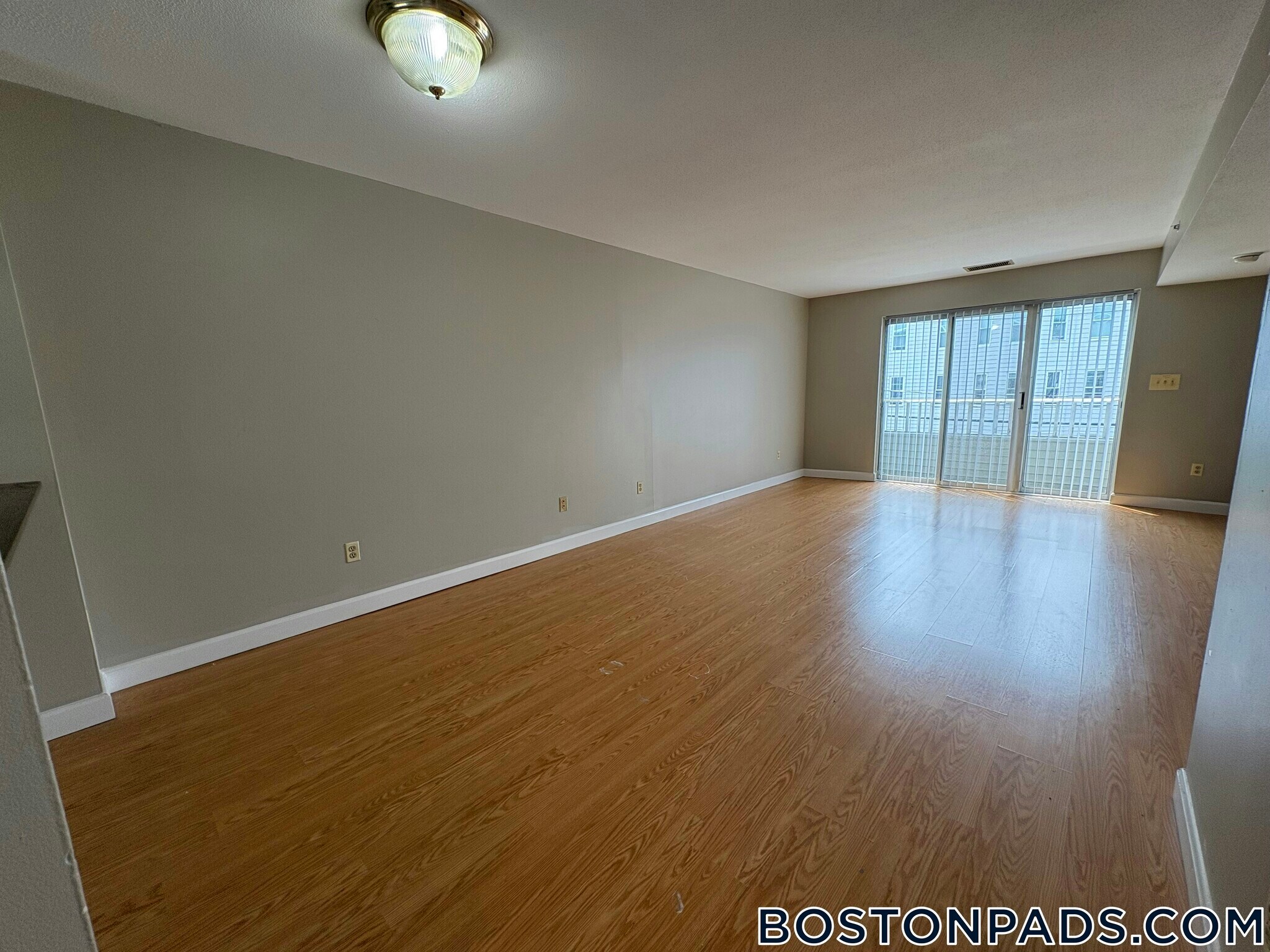 Building Photo - 146 N Beacon St