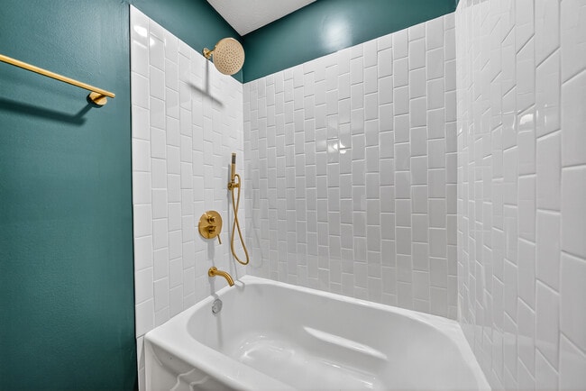 Building Photo - 2807 Beacon Ave