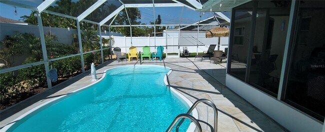 Building Photo - 824 Devon Rd