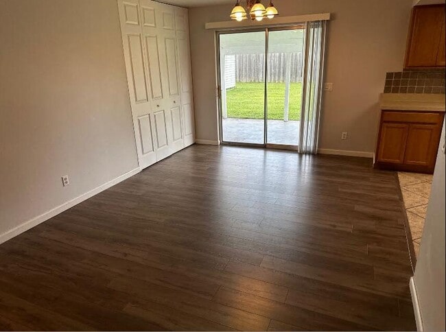 Building Photo - 2100 Cheryl Ct