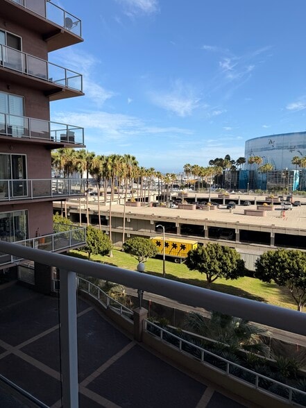 Building Photo - 388 E Ocean Blvd