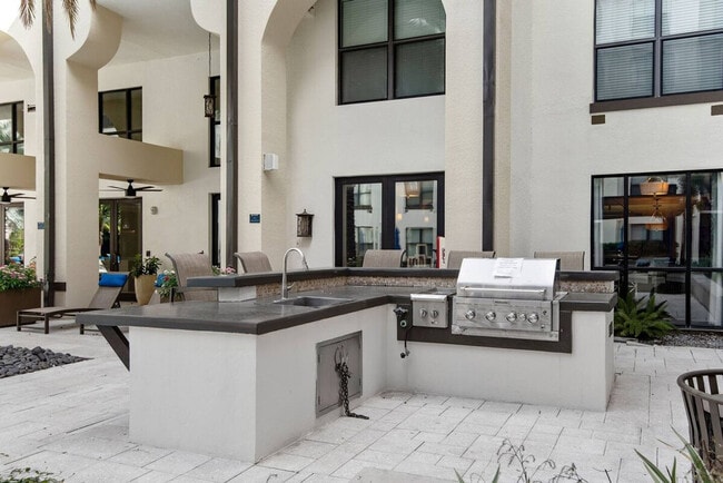 Building Photo - 4504 W Spruce St