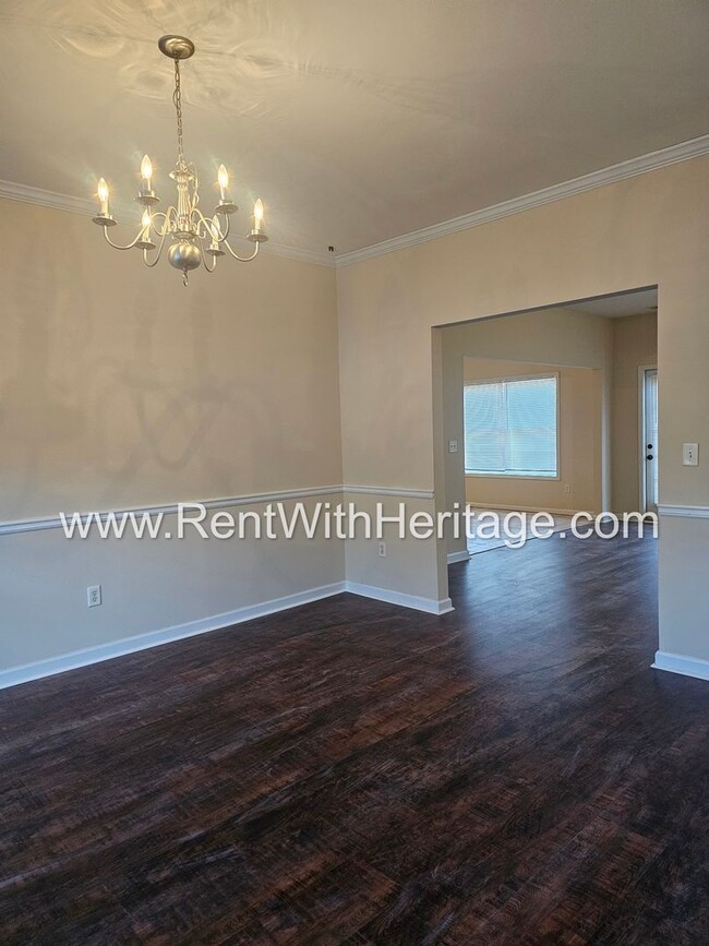 Building Photo - WOW!!...GORGEOUS!!..UPGRADES /AMAZING MASTER/ FENCED YD/ SWIM-TENNIS