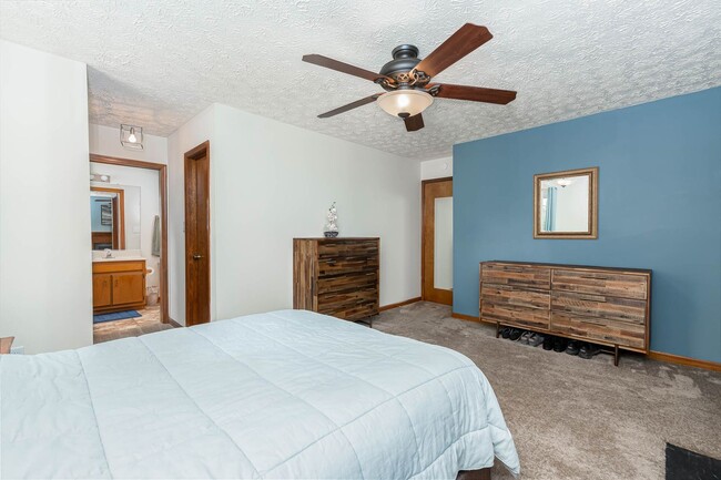 Building Photo - Beautiful Newport News Home
