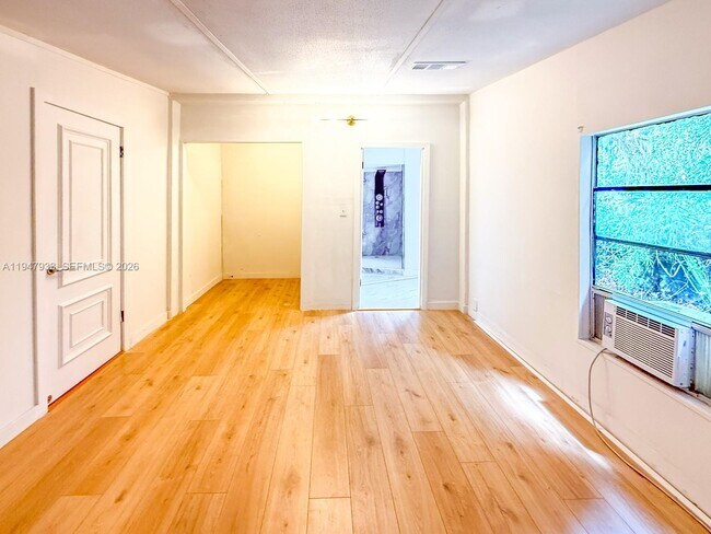 Building Photo - 260 Old Hwy 17