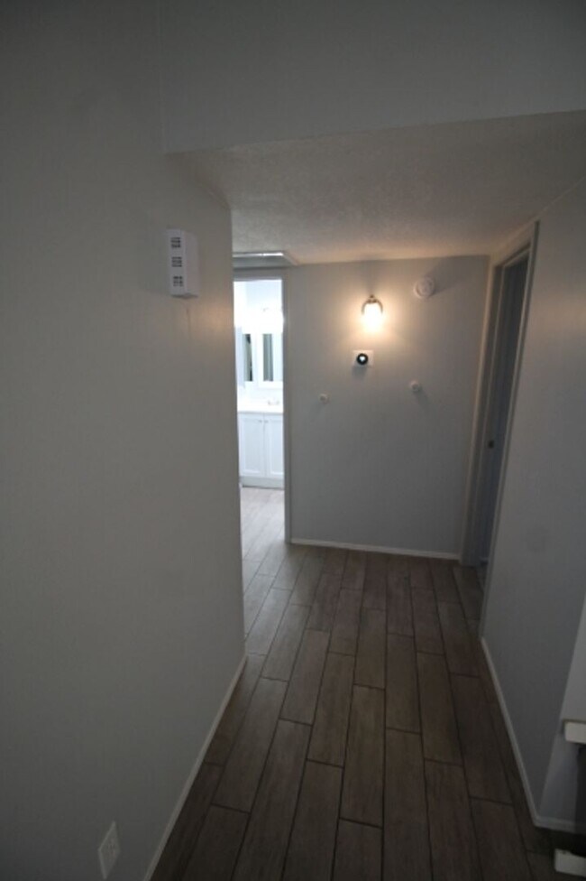 Building Photo - Highly Desirable East Side Townhome – 2 Bed, 2 Bath – Move-In Ready!